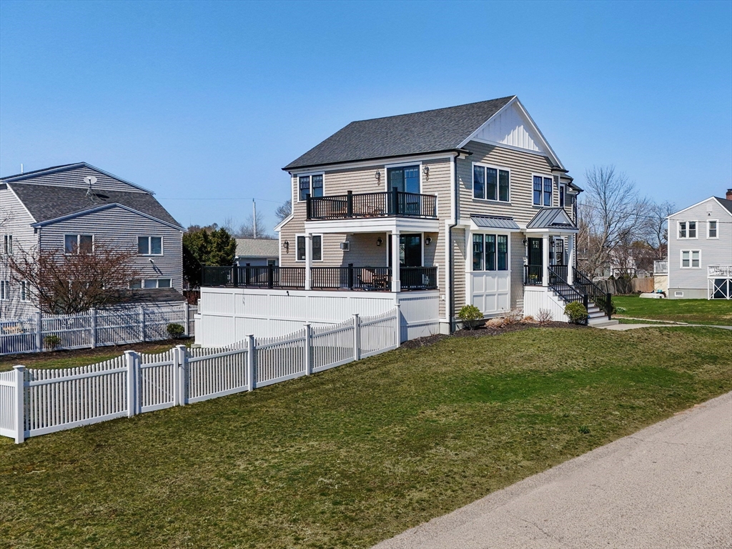 7 Vernon Avenue Hull, MA 02045 - Photo 4 of 40