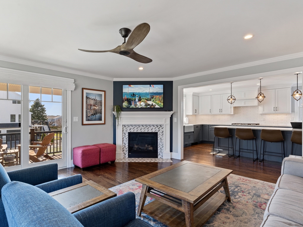 7 Vernon Avenue Hull, MA 02045 - Photo 8 of 40