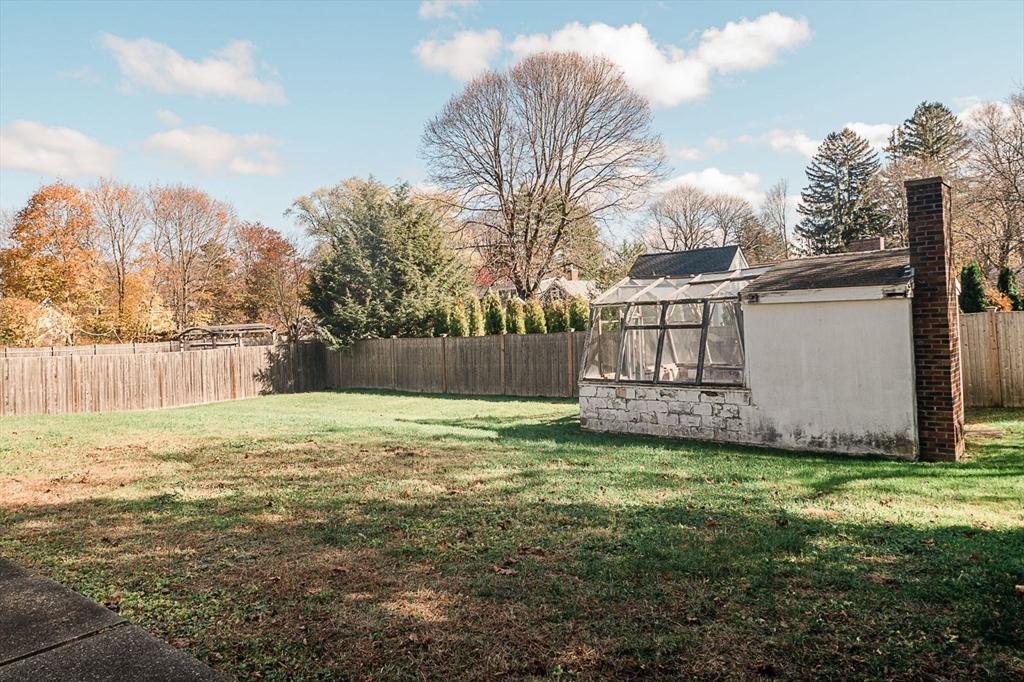 7 Park Street Hamilton, MA 01982 - Photo 34 of 36 a view of a yard with a house