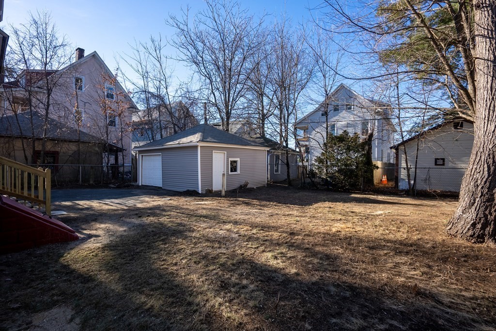 14 Burton Street Springfield, MA 01108 - Photo 5 of 35