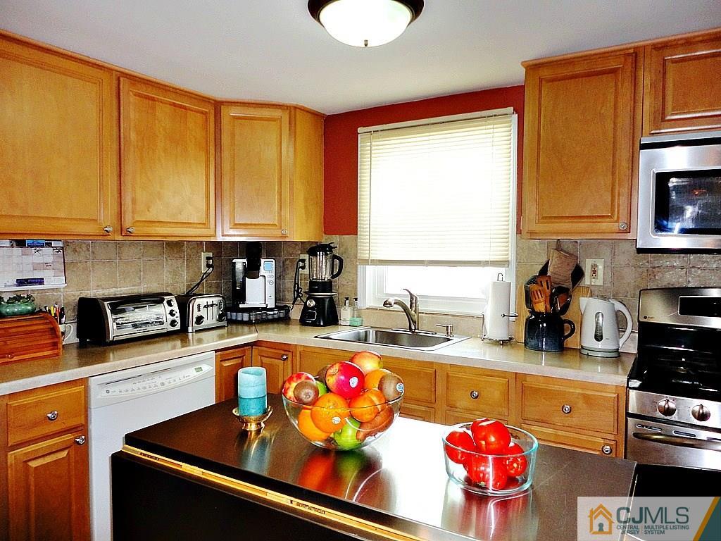 88 Old Matawan Road Old Bridge, NJ 08857 - Photo 6 of 25 Gallery Image 6