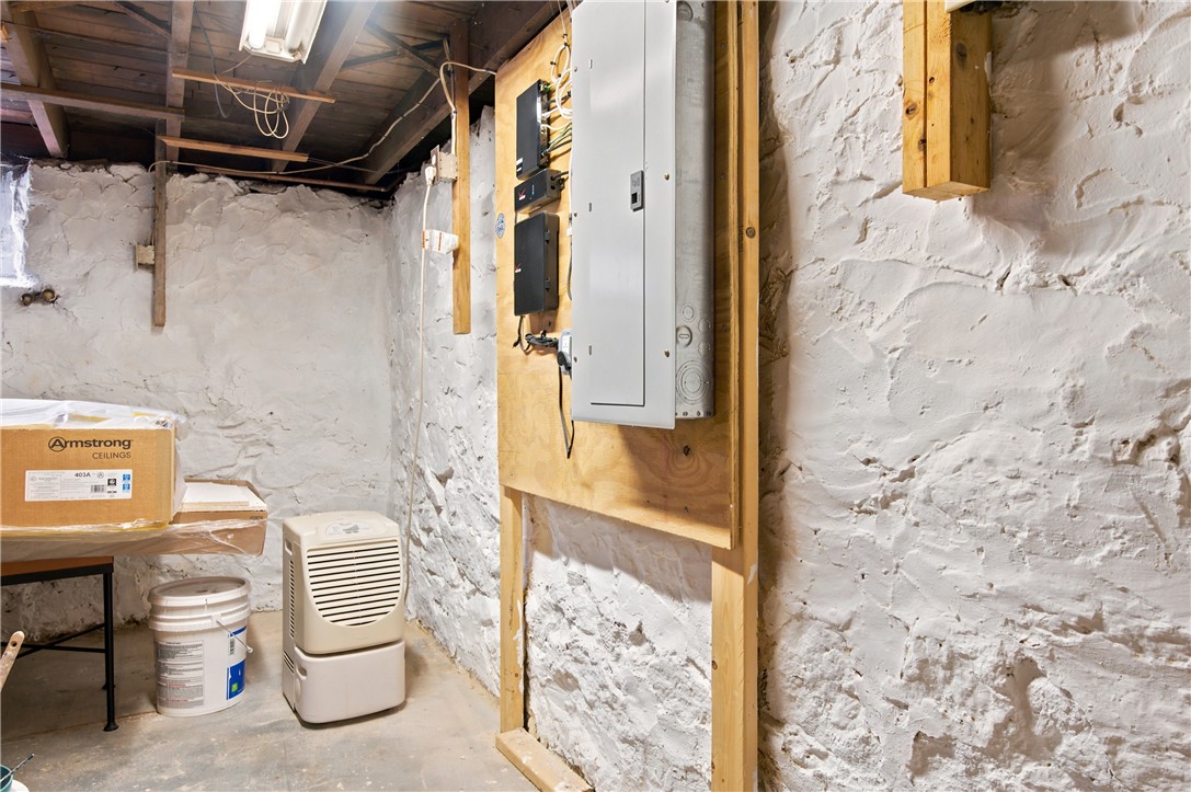 195 Elmore Avenue Woonsocket, RI 02895 - Photo 29 of 41