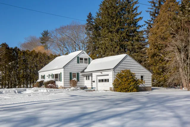 $345,000 | 117 Summer Street, Rockland, ME 04841