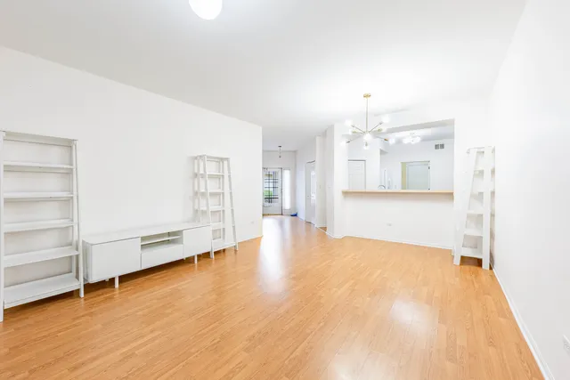 $2,500 | 2965 Stockton Court, Unit 2965, Naperville, IL 60564