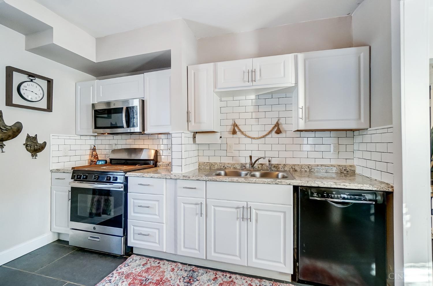 2102 Sutton Road Cincinnati, OH 45230 - Photo 10 of 35 Gallery Image 10