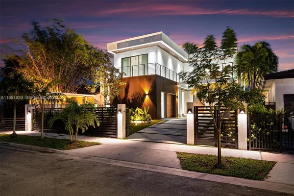 $5,000,000 | 340 Southwest 20th Road, Miami, FL 33129