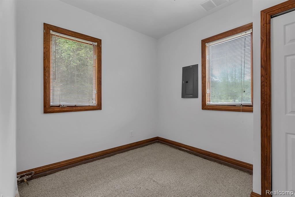 30930 Pennsylvania Road Romulus, MI 48174 - Photo 33 of 41 Gallery Image 33