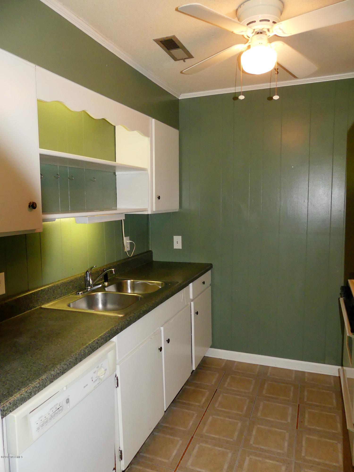 125 Rice Road Wilmington, NC 28409 - Photo 13 of 20 Kitchen