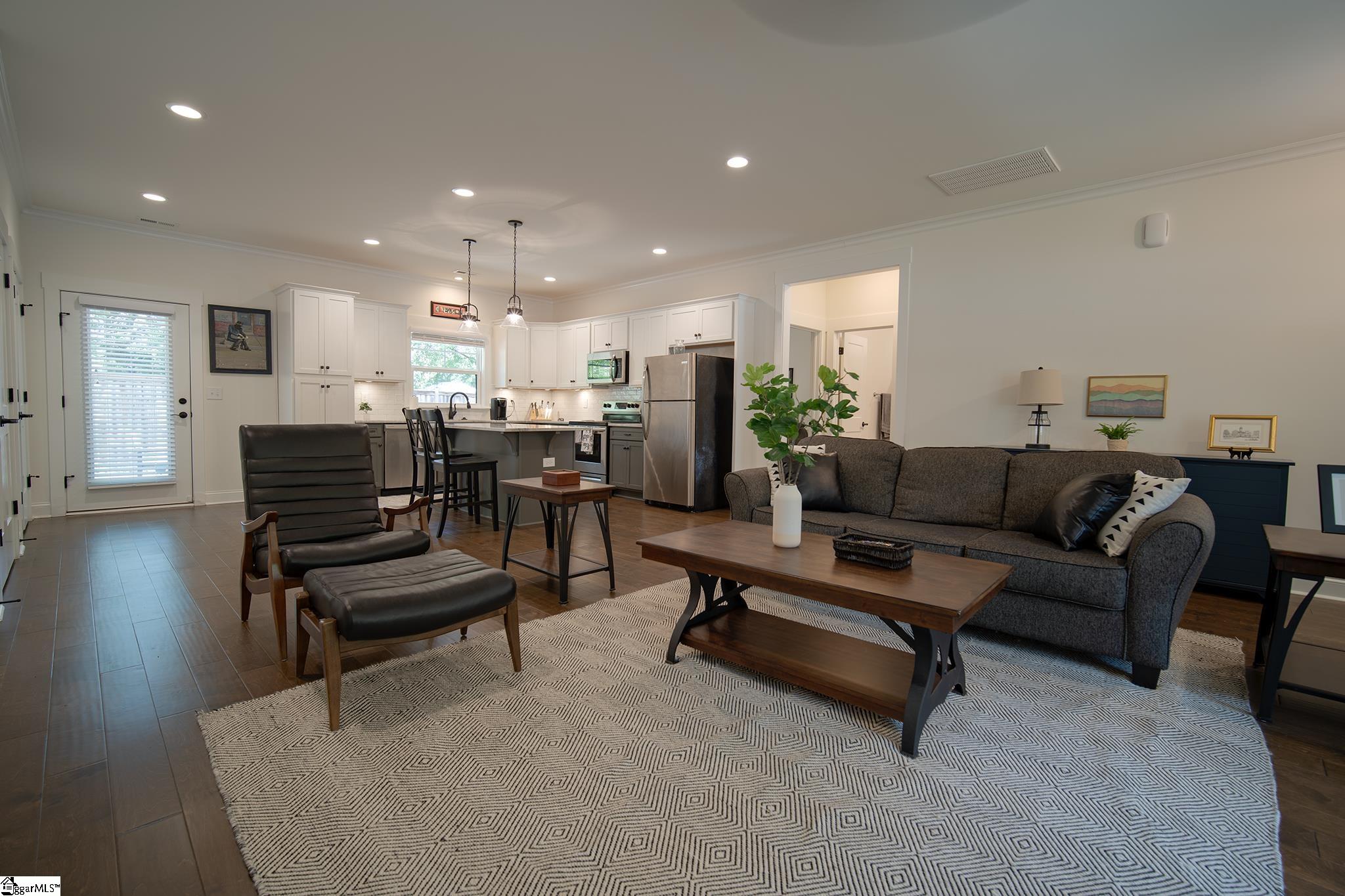 103 Keith Drive Greenville, SC 29607 - Photo 3 of 21