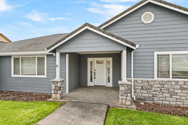 $439,900 | 602 Barton Road, Eagle Point, OR 97524