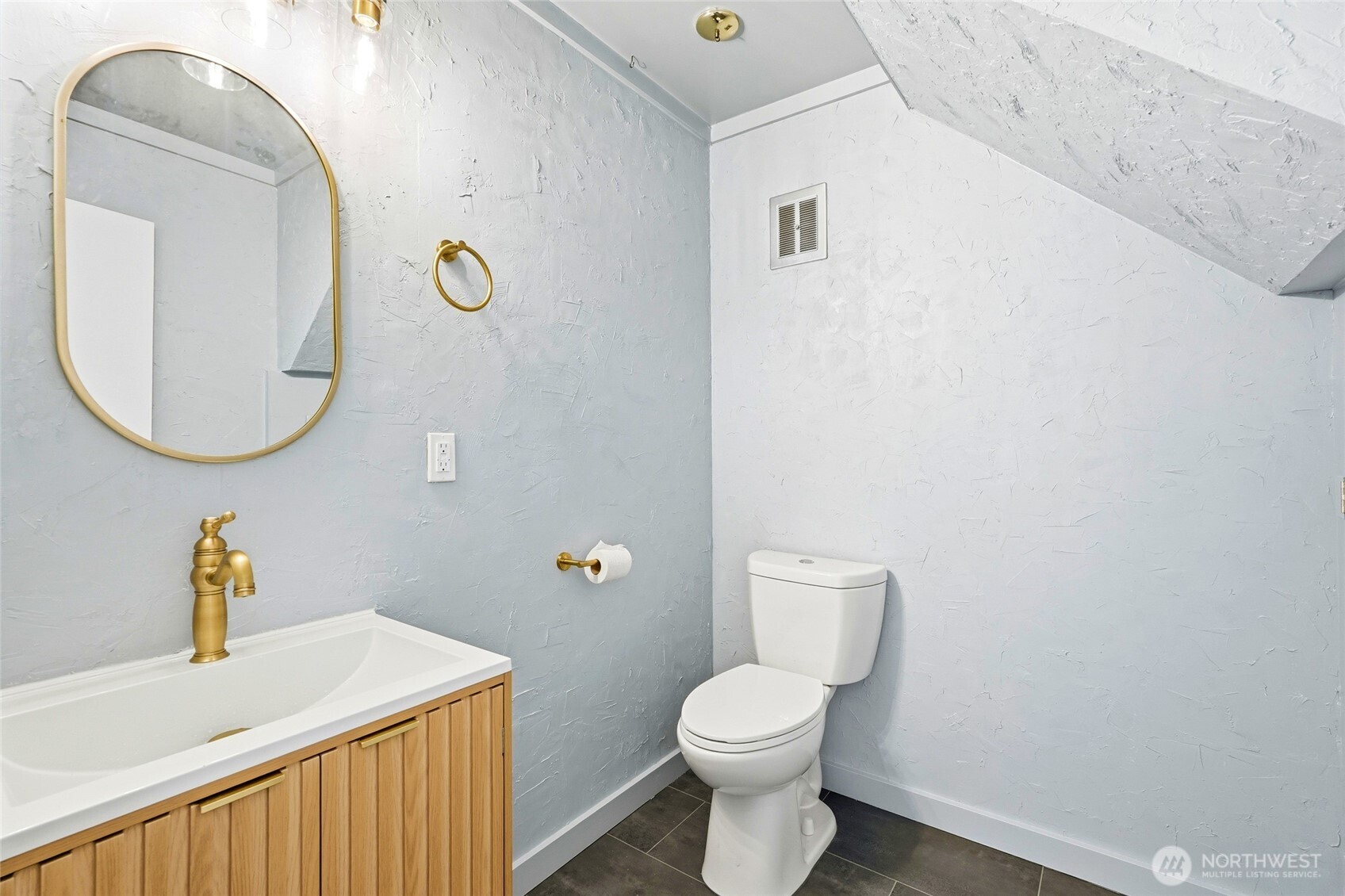1721 Cedar Street Everett, WA 98201 - Photo 19 of 33