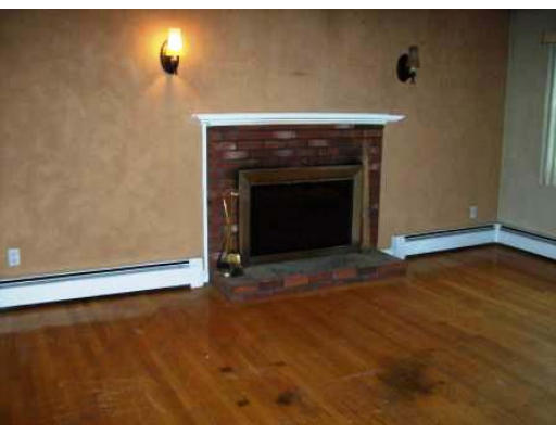 4 Bolton Street Reading, MA 01867 - Photo 4 of 12 Gallery Image 4
