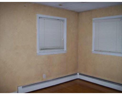 4 Bolton Street Reading, MA 01867 - Photo 5 of 12 Gallery Image 5