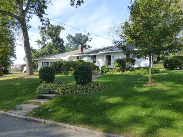 8 Emerson Street Springfield, MA 01118 - Photo 1 of 26