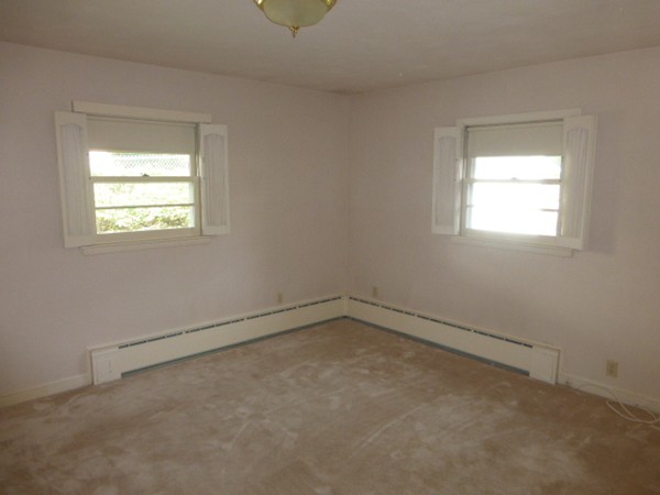 8 Emerson Street Springfield, MA 01118 - Photo 11 of 26
