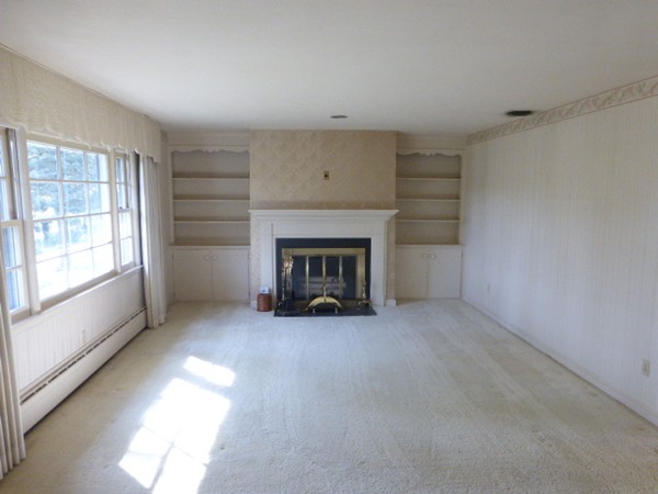 8 Emerson Street Springfield, MA 01118 - Photo 3 of 26