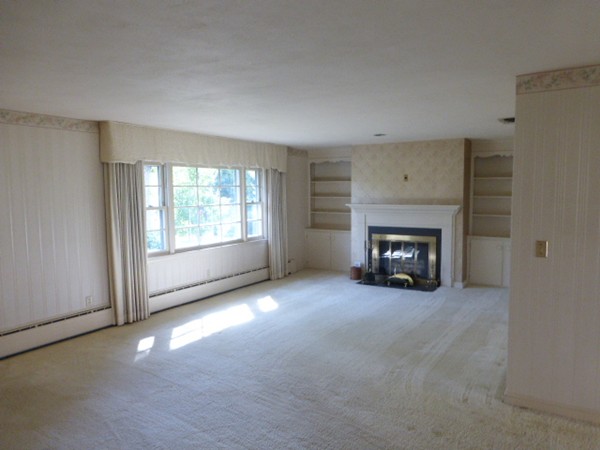 8 Emerson Street Springfield, MA 01118 - Photo 4 of 26