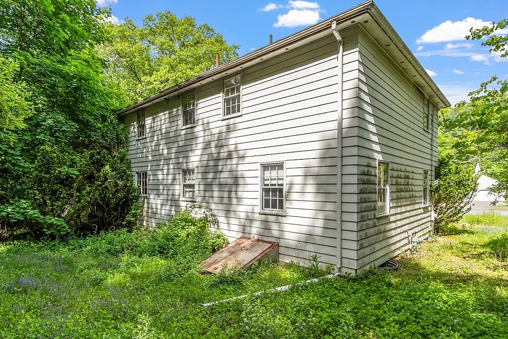 143 Hillcrest Road Concord, MA 01742 - Photo 4 of 9