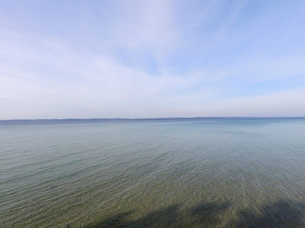 911 Beautiful Shore Road Traverse City, MI 49686 - Photo 8 of 20 1825500-7.JPG