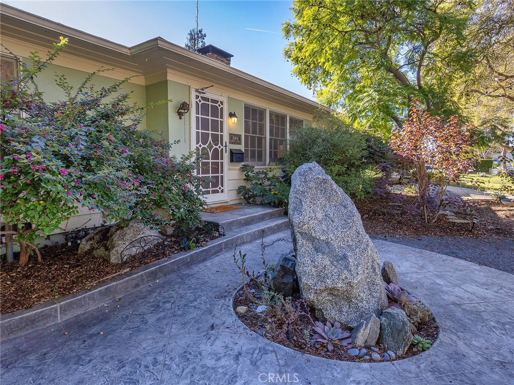 10404 Margate Street North Hollywood, CA 91601 - Photo 4 of 62 a view of a house with a yard