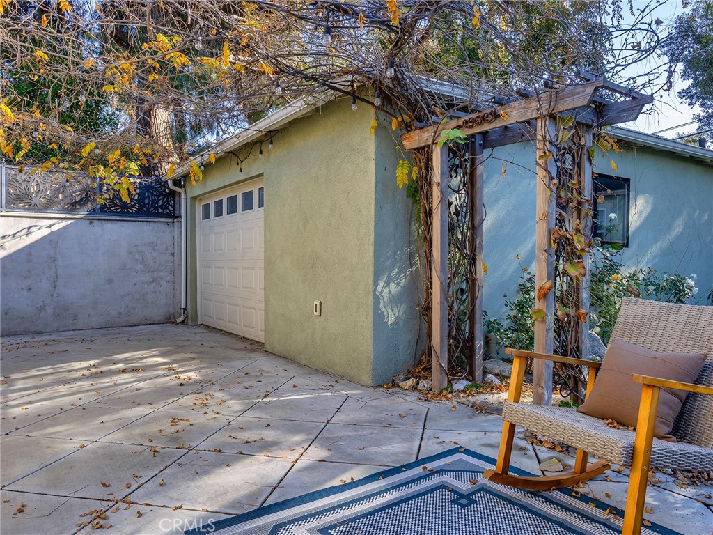 10404 Margate Street North Hollywood, CA 91601 - Photo 50 of 62 a backyard of a house with seating space