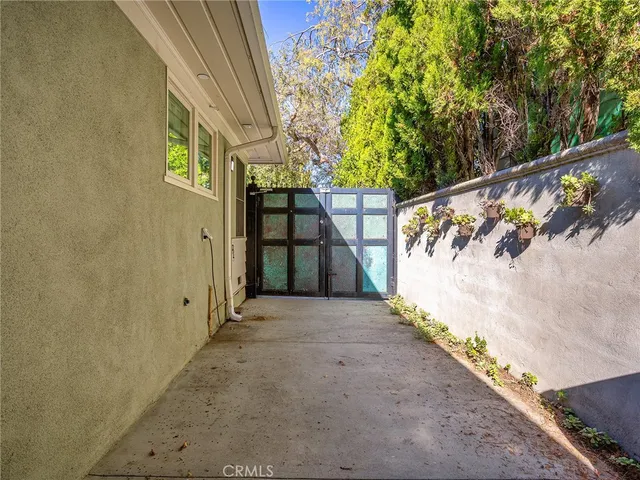 $1,199,991 | 10404 Margate Street, North Hollywood, CA 91601