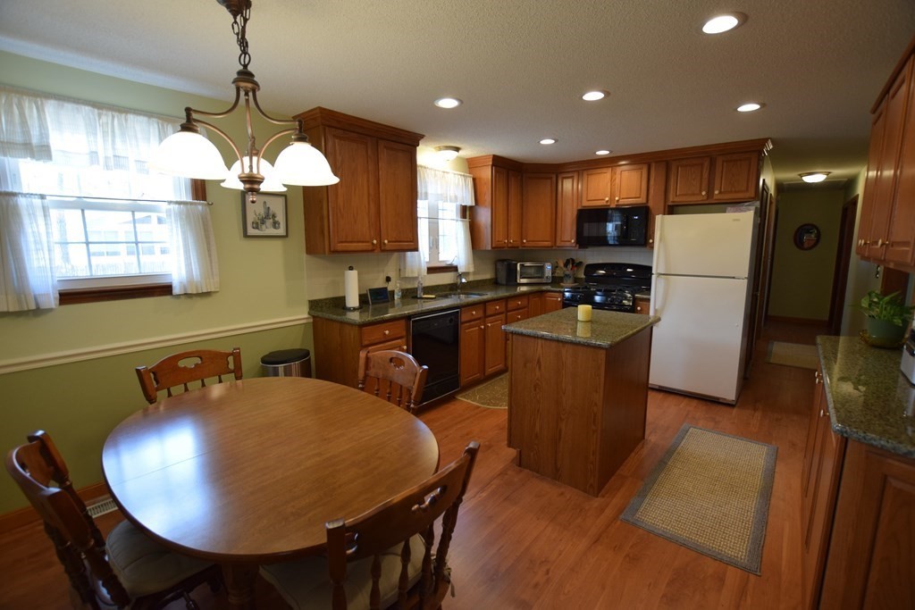 14 Willow Road Westford, MA 01886 - Photo 4 of 25 Gallery Image 4