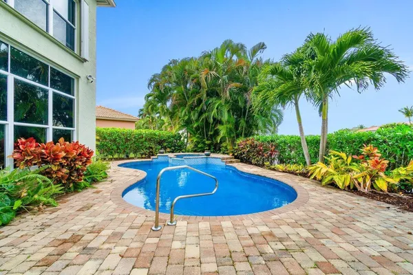 $7,000 | 257 North Spoonbill Lane, Jupiter, FL 33458