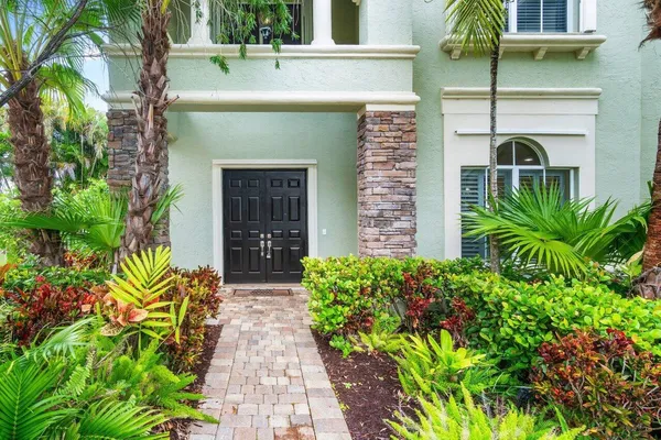 $7,000 | 257 North Spoonbill Lane, Jupiter, FL 33458