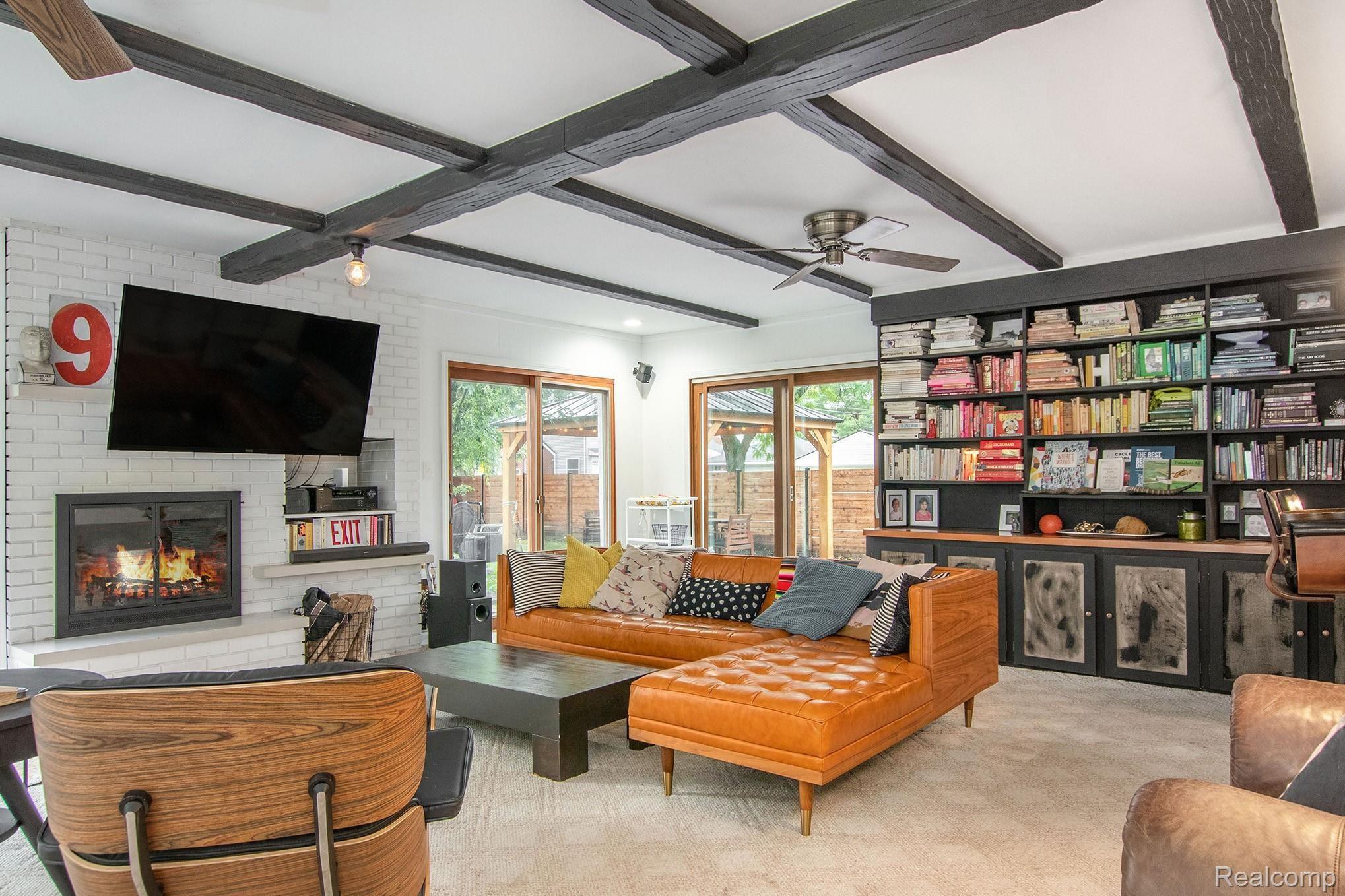 1469 Hawthorne Road Grosse Pointe, MI 48236 - Photo 13 of 47 IMG_0641.jpg