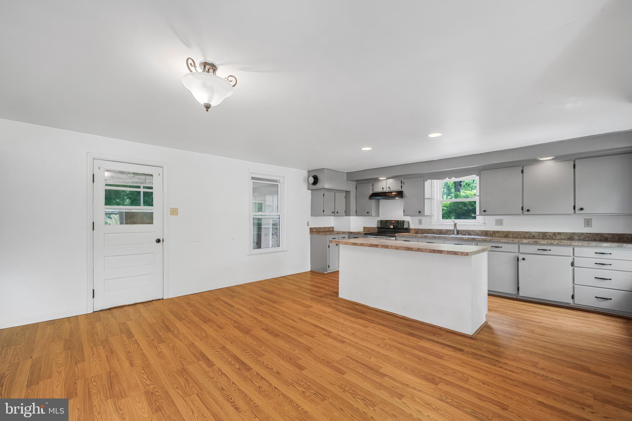 108 Poplar Road Fleetwood, PA 19522 - Photo 12 of 46 Kitchen