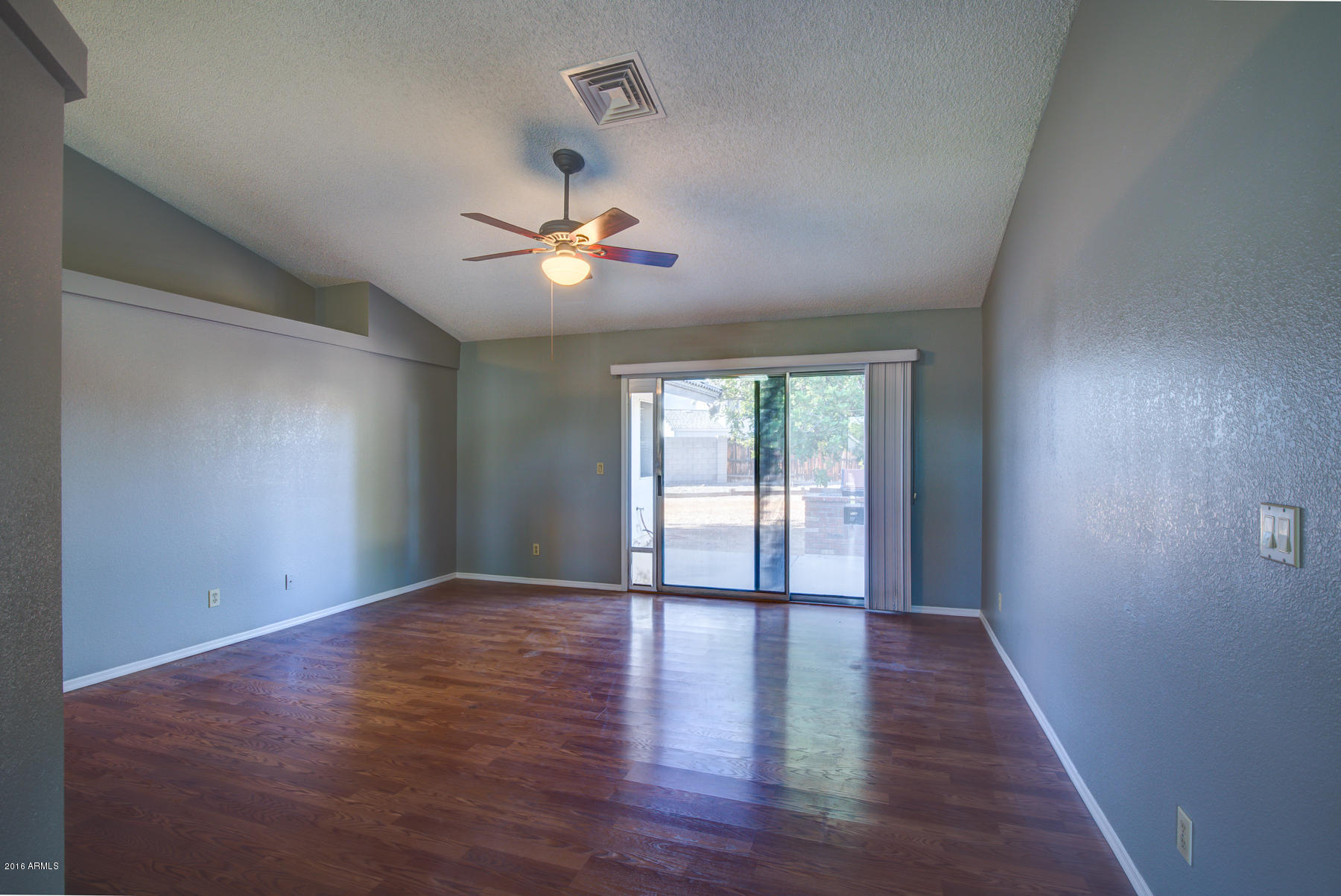 7908 West Wethersfield Road Peoria, AZ 85381 - Photo 4 of 17 04 7908 W Whethersfield, Peoria