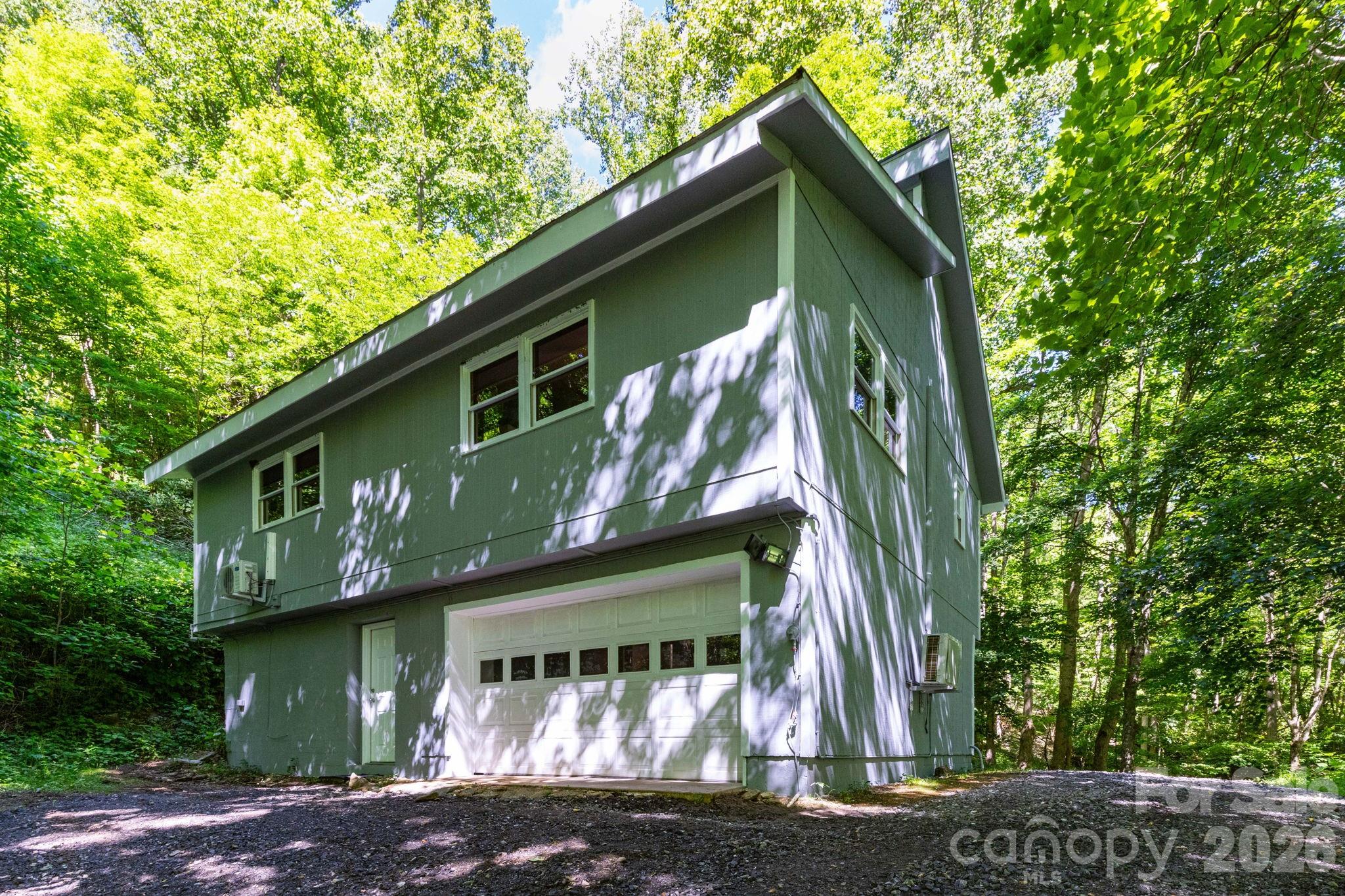 109 Narrow Way Road Burnsville, NC 28714 - Photo 3 of 25