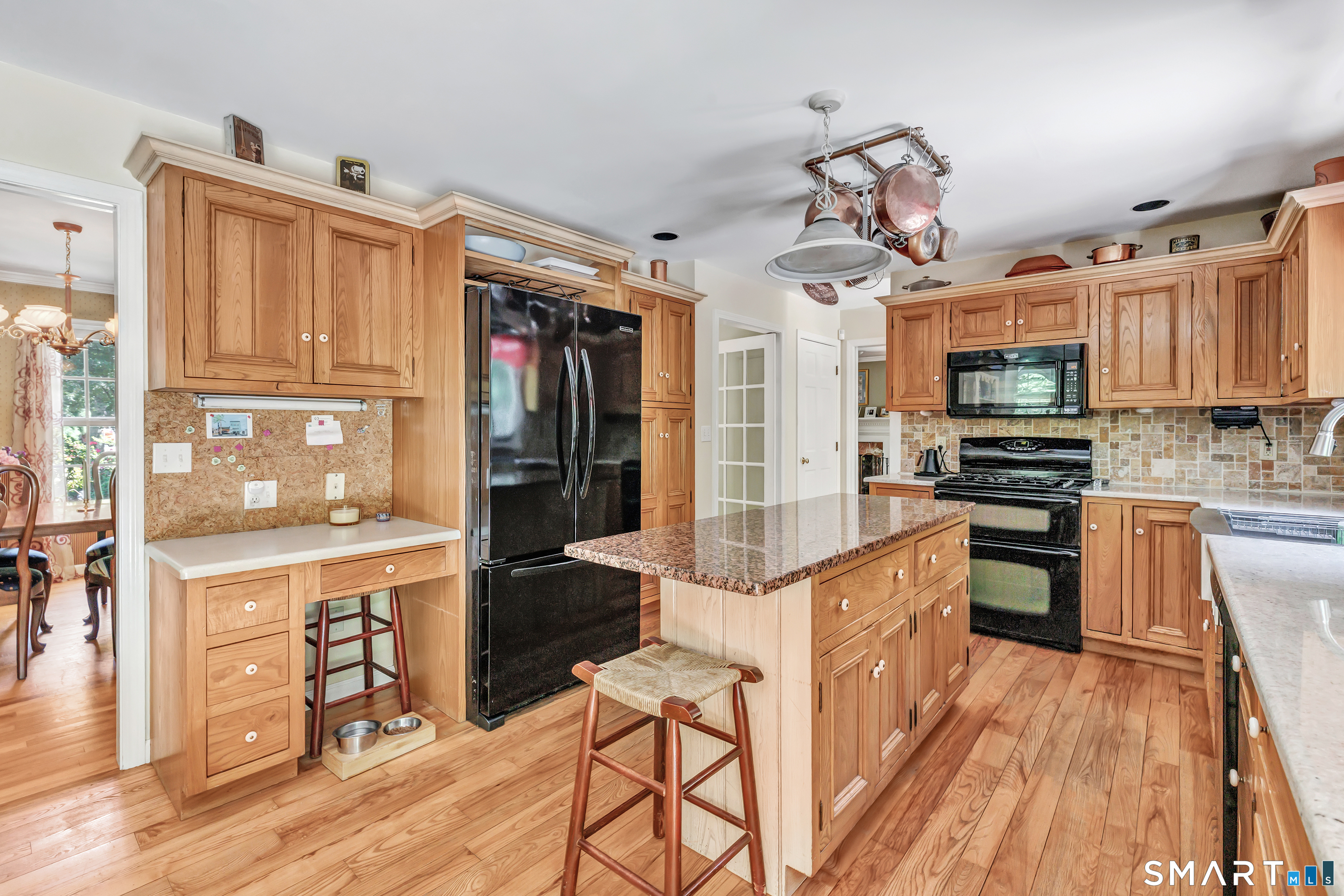 995 Beaver Dam Road Stratford, CT 06614 - Photo 14 of 40