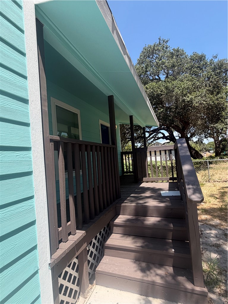 734 South Rife Street Aransas Pass, TX 78336 - Photo 5 of 24 Gallery Image 5