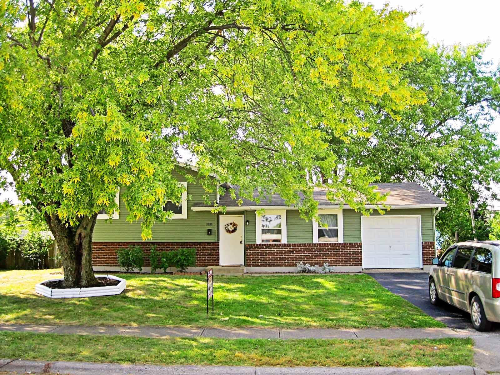 3205 Dunloe Road Columbus, OH 43232 - Photo 1 of 35 Gallery Image 1