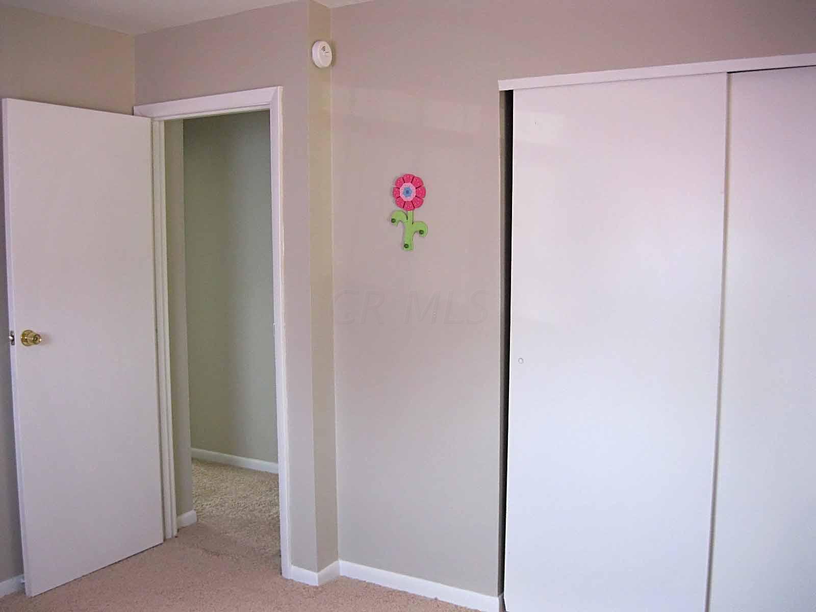 3205 Dunloe Road Columbus, OH 43232 - Photo 12 of 35 Gallery Image 12