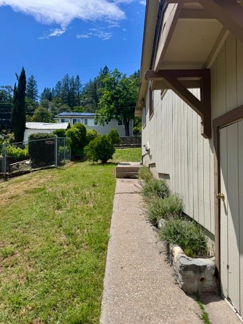240 Pleasant Street Colfax, CA 95713 - Photo 25 of 26 a view of a backyard with sitting area