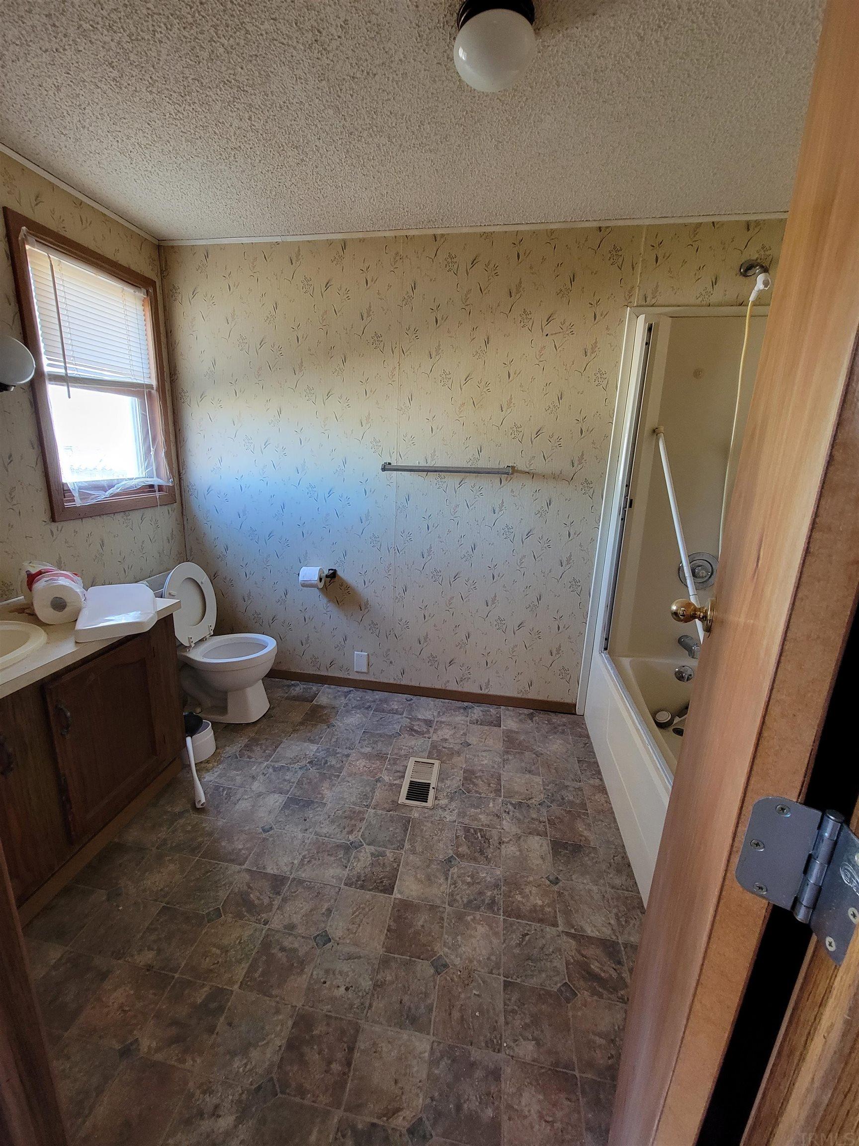 506 Defiance Street Howe, IN 46746 - Photo 7 of 9 Gallery Image 7