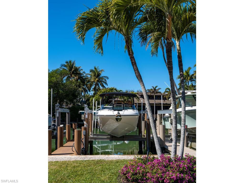 14 Sabre Lane Naples, FL 34102 - Photo 7 of 27