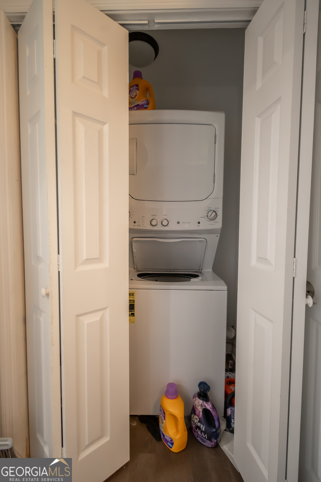 120 Hillside Street Athens, GA 30601 - Photo 11 of 18 a utility room with dryer and washer