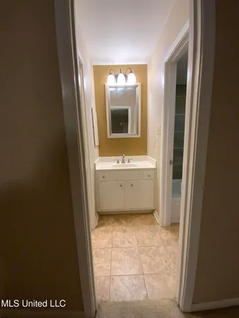 $118,000 | 5155 Wayneland Drive, Unit G1, Jackson, MS 39211