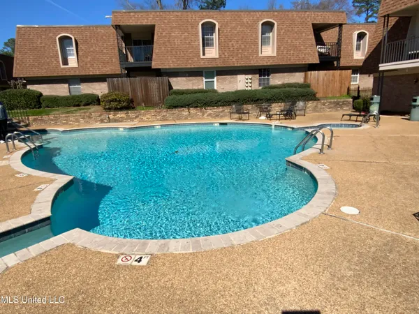 $118,000 | 5155 Wayneland Drive, Unit G1, Jackson, MS 39211