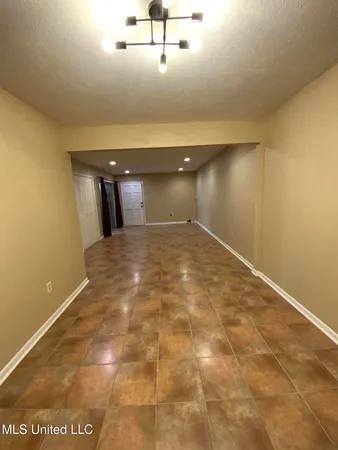$118,000 | 5155 Wayneland Drive, Unit G1, Jackson, MS 39211