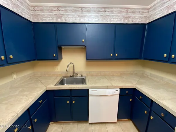 $118,000 | 5155 Wayneland Drive, Unit G1, Jackson, MS 39211