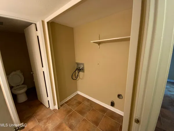 $118,000 | 5155 Wayneland Drive, Unit G1, Jackson, MS 39211