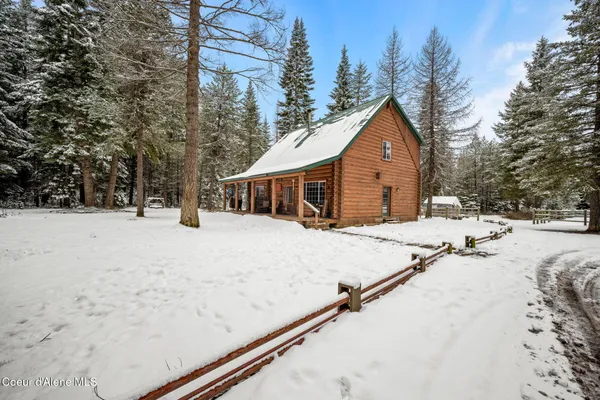 $795,000 | 25165 North Vista View Court, Rathdrum, ID 83858