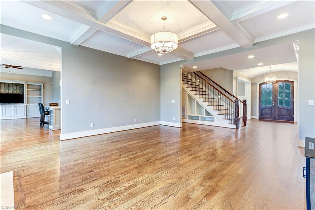 6861 Matzinger Court Oak Ridge, NC 27310 - Photo 6 of 30 Living Room