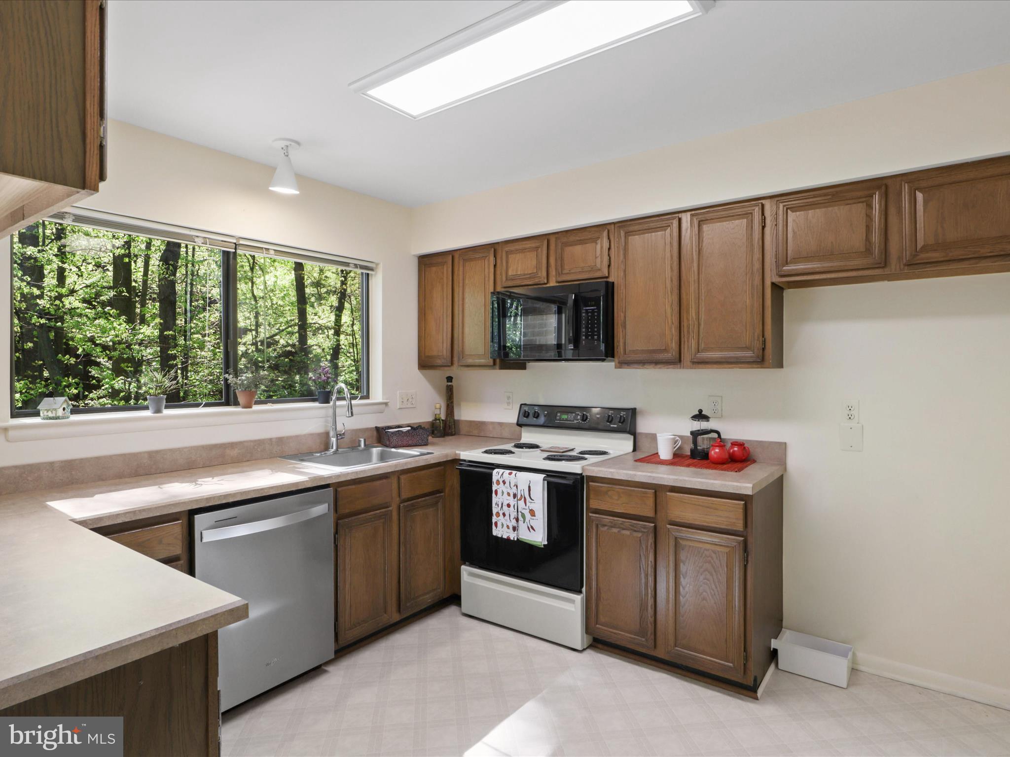 2030 Swans Neck Way Reston, VA 20191 - Photo 17 of 65 Gallery Image 17