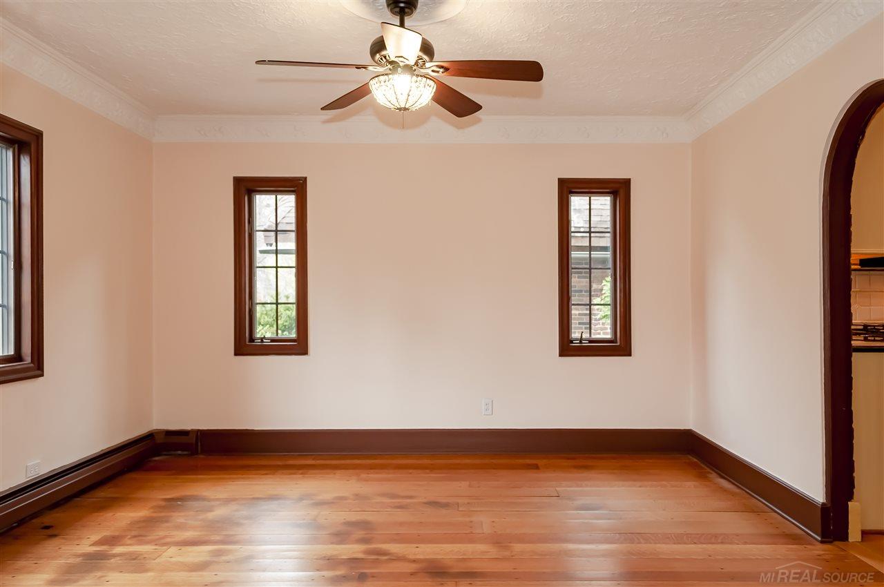 762 Bedford Road Grosse Pointe, MI 48230 - Photo 20 of 57 50039523-19.JPG